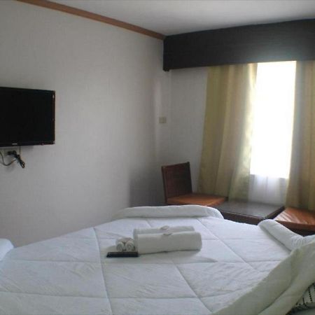 Oyo 621 De Loro Inn Puerto Princesa Kültér fotó